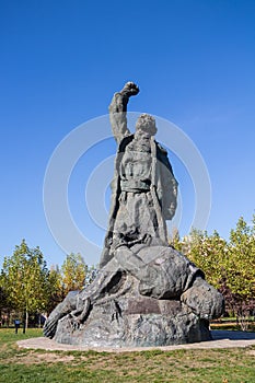 Statue Uprising of 1907 photo