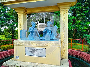 Statue of Usha and Chitralekha