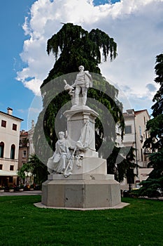 Statue Victor Emmanuel II, Piazza del Duomo, Vicenza, Italy