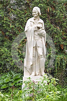 Statue of Voltaire