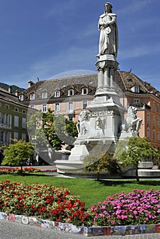 Statue of Walther von der Vogelweide in Bolzano photo