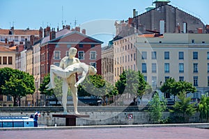 The statue The weight of One Self in Lyon