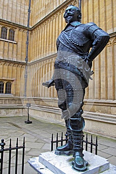 Statue of William Herbert in Bodleian Library