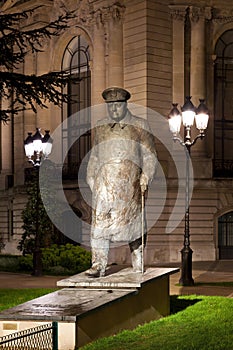 Statue of Winston Churchill in Paris.