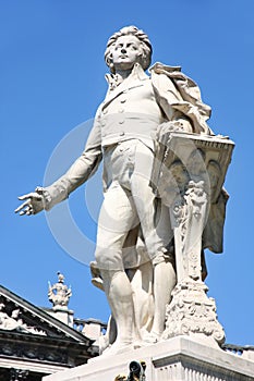 Statue of Wolfgang Amadeus Mozart in Vienna photo