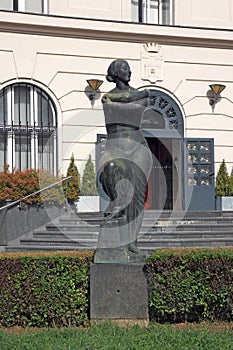 Statue of woman by Ivan Mestrovic photo