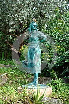Statue of a woman in the park in Hamilton, Bermuda