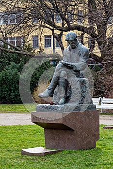 Statue of writer