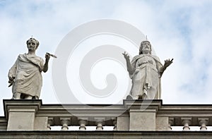 Statuea on top of the Natural History Museum Vienna