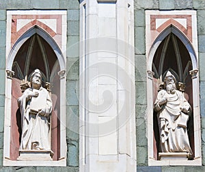 Statues at the Facade of the Duomo di Firenze