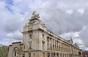 Statues on Hull Guildhall photo