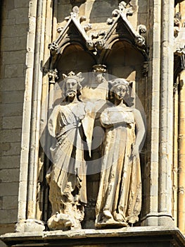 Statues of King Edward I and Queen Eleanor of Castile at Lincoln Cathedral