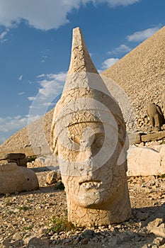 Statues on Nemrut mountain