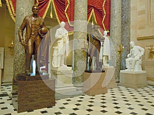 Statues of notable American politicians