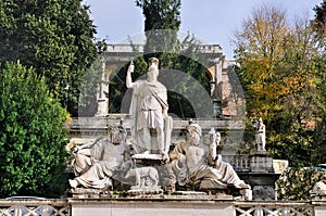 Statues on Piazza del Popolo