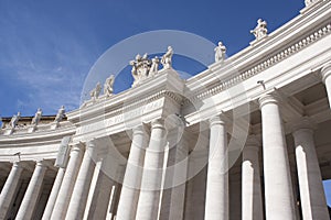 Statues of St Peters basilica