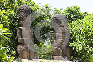 Statues Tahiti Island photo