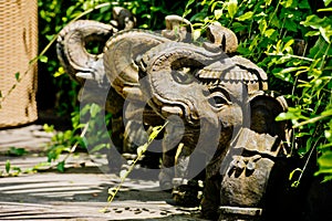 Statues of the three elephants.