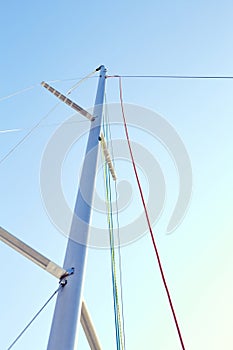 Staysail halyard on the mast