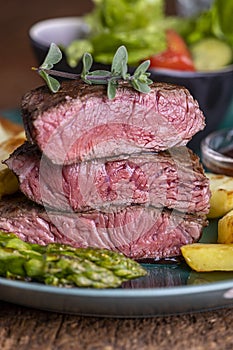 steak with asparagus