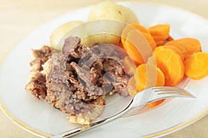 Steak and kidney pudding meal