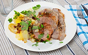 Steaks of pork loin with homestyle boiled potatoes