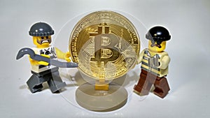 Steal Golden Bitcoin money robbery