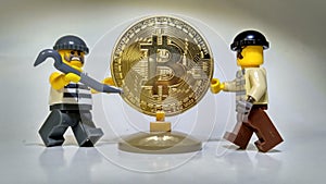 Steal Golden Bitcoin money robbery