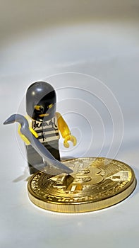 Steal Golden Bitcoin money robbery