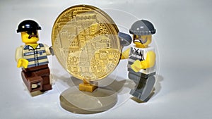 Steal Golden Bitcoin money robbery
