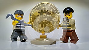 Steal Golden Bitcoin money robbery