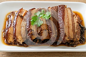 Steam Belly Pork With Swatow Mustard Cubbage Recipes or Mei Cai Kou Rou