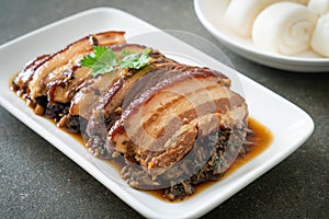 Steam Belly Pork With Swatow Mustard Cubbage Recipes or Mei Cai Kou Rou