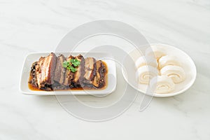 Steam Belly Pork With Swatow Mustard Cubbage Recipes or Mei Cai Kou Rou