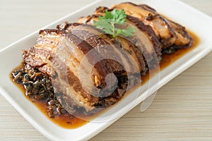 Steam Belly Pork With Swatow Mustard Cubbage Recipes or Mei Cai Kou Rou