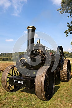 Steam traction engine