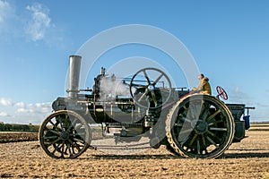 Steam traction engine