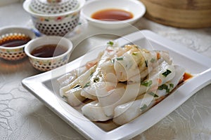 Steam veggie sheet roll dim sum