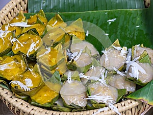 Steamed banana flour and sugarpalm cake