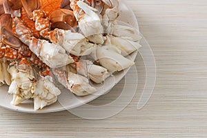 Steamed blue crab with spicy seafood sauce