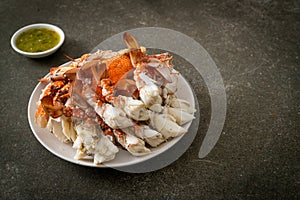 Steamed blue crab with spicy seafood sauce