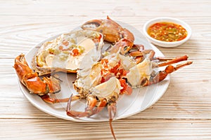 Steamed egg crab with fresh milk