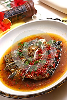 Steamed fish head with chopped pepper