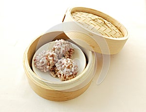 Steamed meat ball with taro