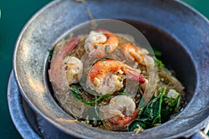 Steamed Prawns with Vermicelli in pot