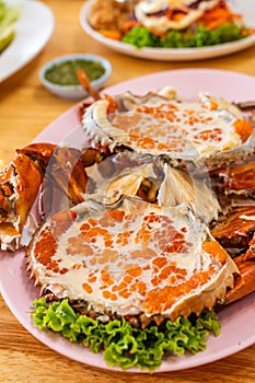 steamed roe crab with milk