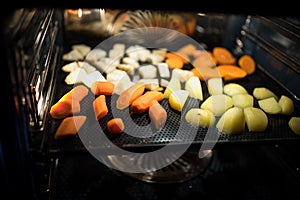 Steaming vegetables in a combisteam oven