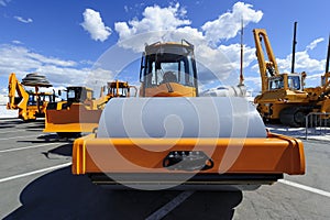 Steamroller, construction machines