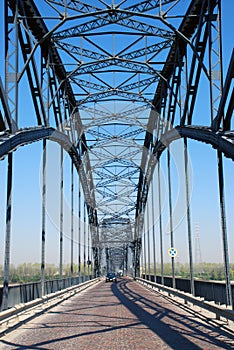 Steel bridge superstructure photo