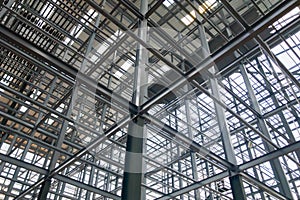 Steel building structures that are strong and stable